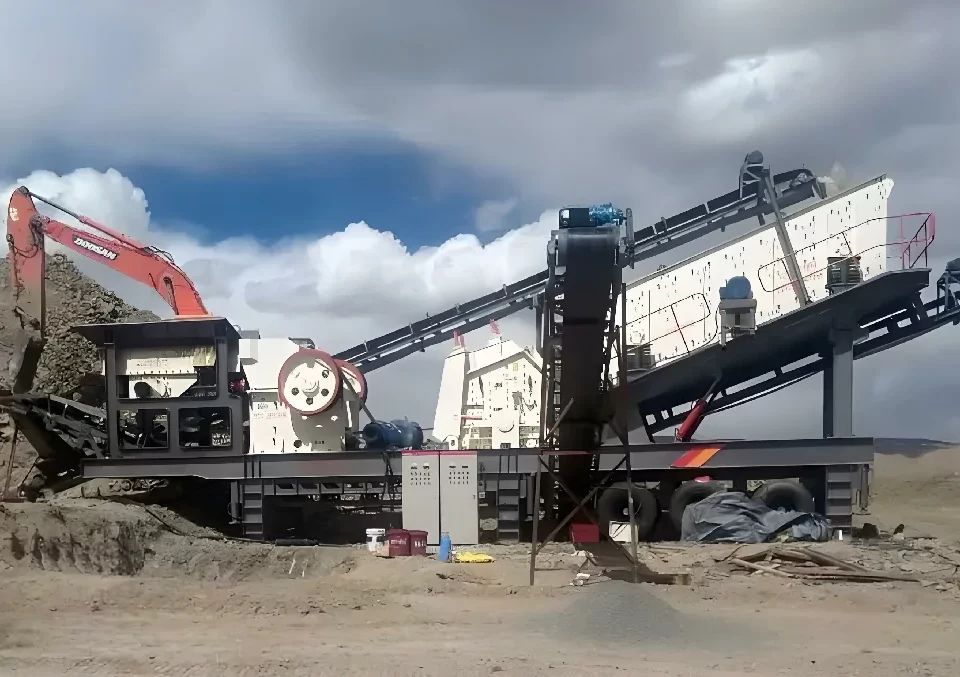 High-performance mobile crusher working in a quarry site 2026