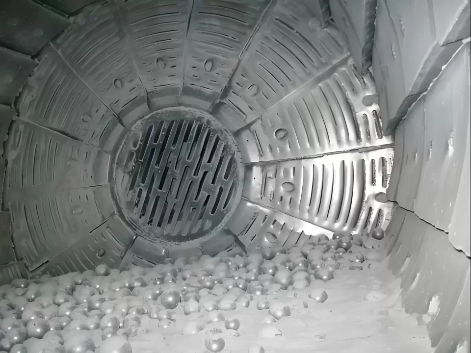 Grinding media for ball mills