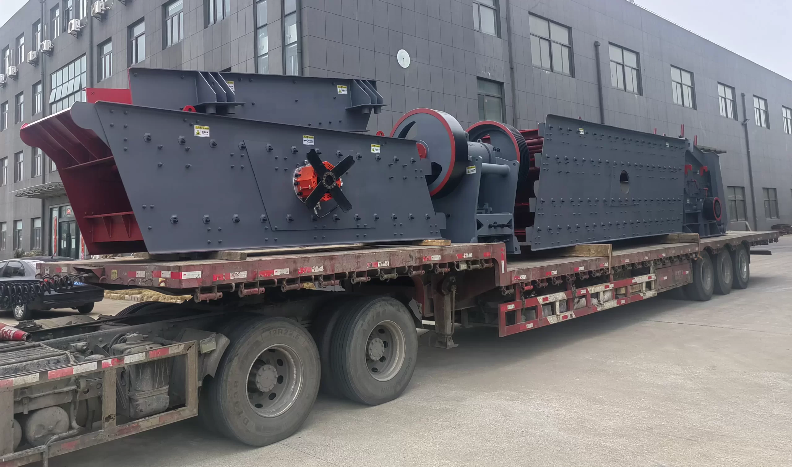 Vibrating feeder delivery site