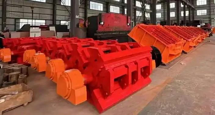 Heavy-duty rotor and blow bar locking system in DBM impact crusher